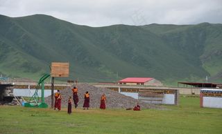 川藏篮球 打篮球图片