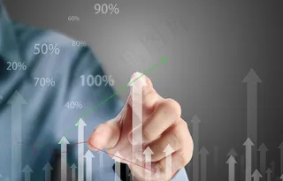 掌握企业发展动向的商务人士