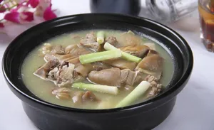 啤酒焖东山羊图片