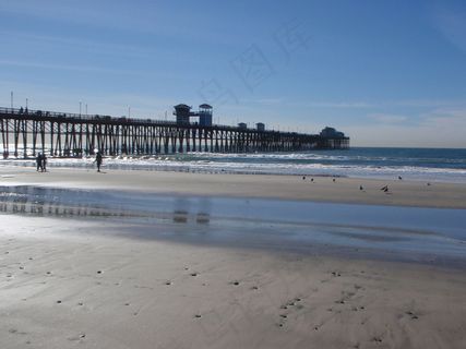 大海 沙滩 白色房子 海滨小城图片