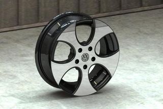 大众高尔夫4 17的边缘