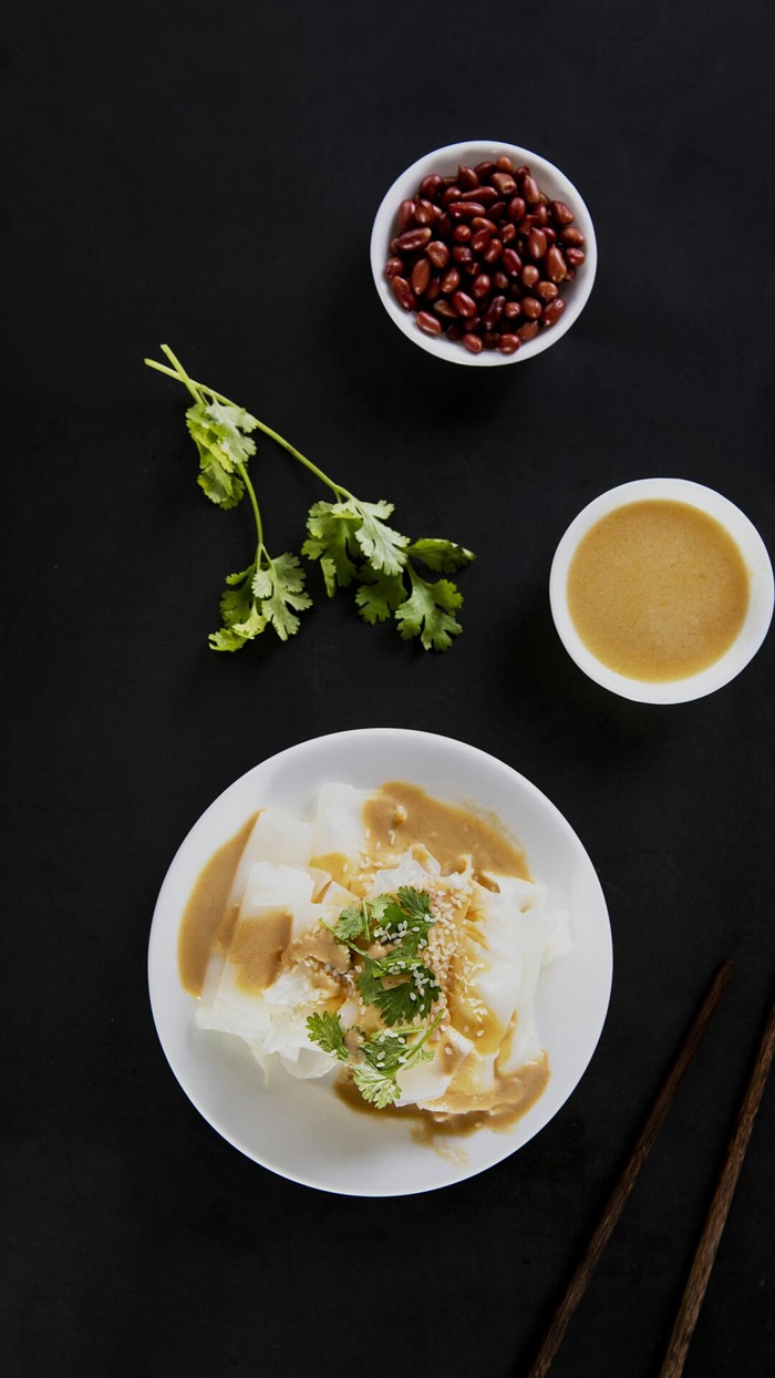 肠粉香菜花生高清摄影图片