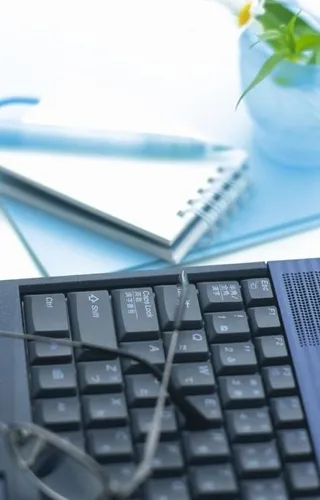 笔记本电脑图片