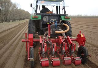 蔬菜播种机图片