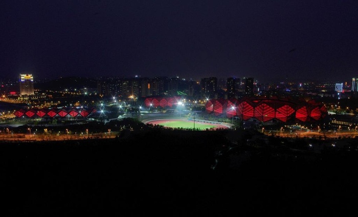 深圳龙岗大运中心夜景图片