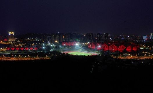 深圳龙岗大运中心夜景图片