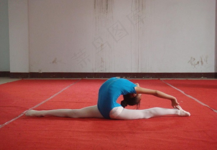 少儿舞蹈基本功(实际像素下不清晰)...