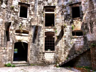 废弃的老建筑