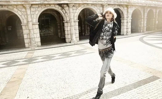 衣讯国际时尚女装图片