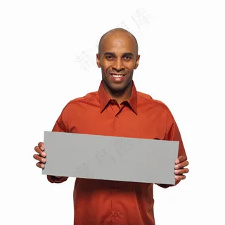 拿着空白广告牌的微笑商务人物图片