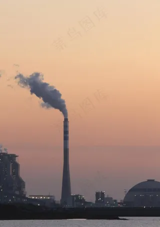 早晨金山化工工业烟囱
