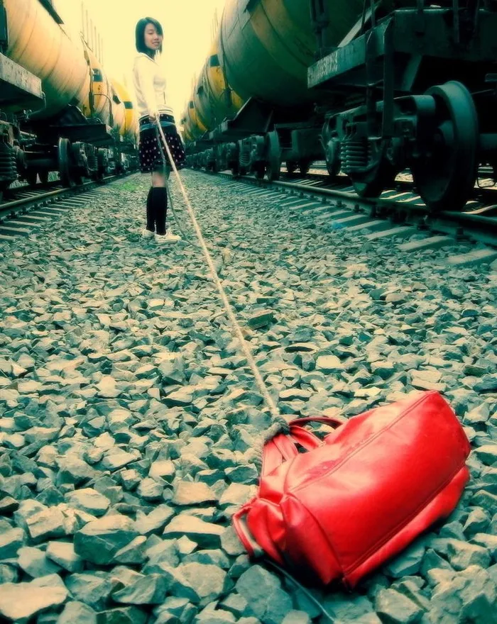 铁路女人落寞图片