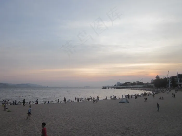 海滩晚霞图片
