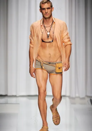 范思哲 2010米兰春夏男装发布秀...