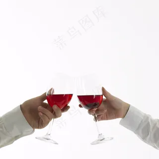 干杯 手握酒杯图片