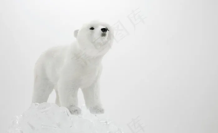 北极熊玩偶图片