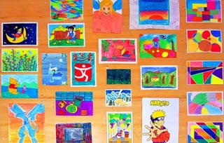 学生美术色彩画展览板图片