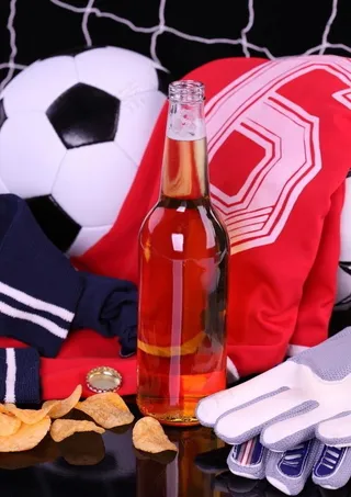 足球和啤酒图片