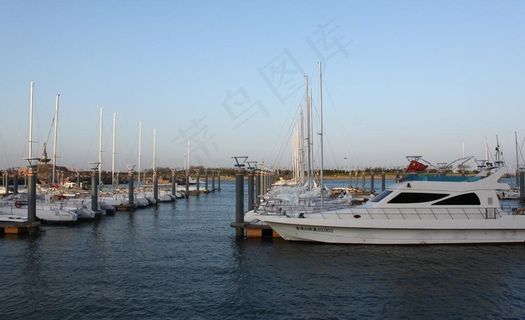 安静的海港图片