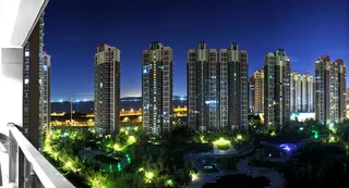 世贸江滨花园夜色全景图图片