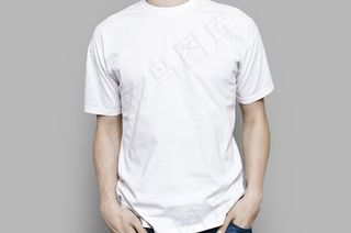 白色广告T恤样机效果图