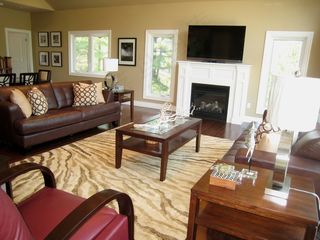 现代简约电视背景墙效果图