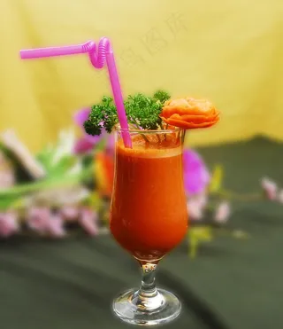鲜榨胡萝卜汁图片