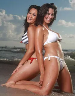 海滩泳装美女图片 海滩泳装美女图片
