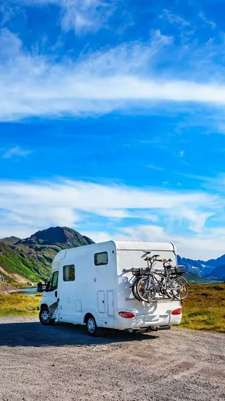 白色房车高清摄影图片