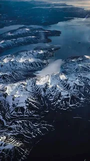 被雪覆盖的山高清摄影图片 被雪覆盖的山高清摄影图片