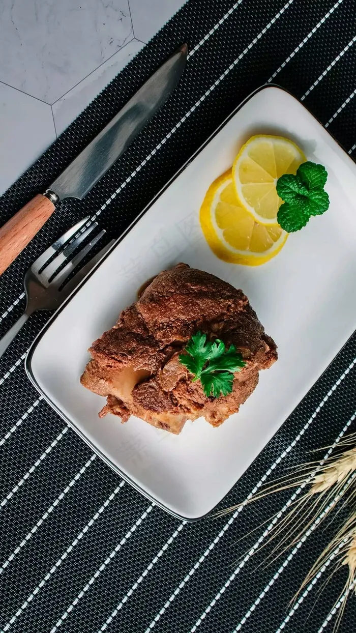 柠檬与猪肉高清摄影图片 柠檬与猪肉高清摄影图片