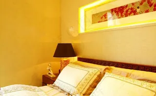 欧式房间床头实景图图片