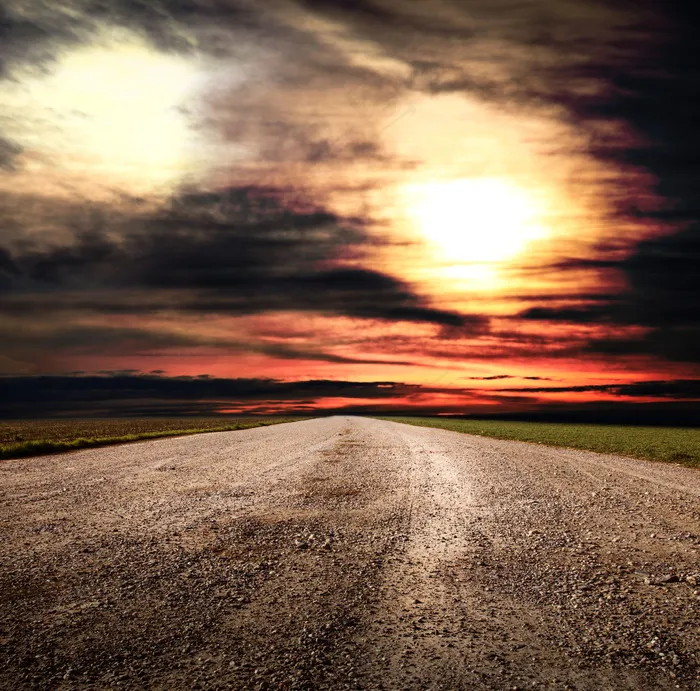 公路黄昏美景
