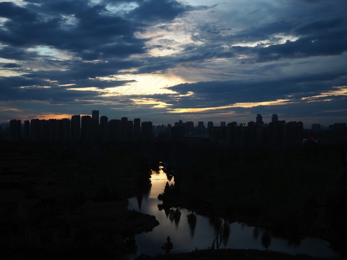 天空 城市 水面