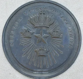 诺贝尔经济学奖牌图片