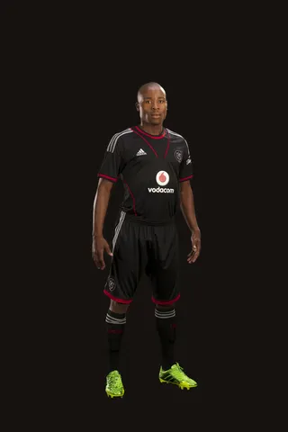 足球俱乐部队服图片