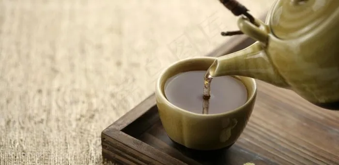 禅风茶趣 倒茶情景图图片
