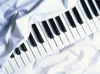 钢琴键盘图片