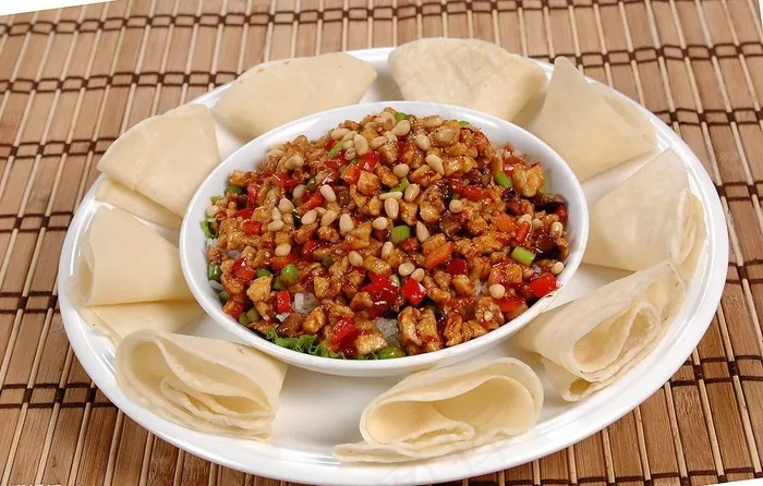 松仁鸡米香图片