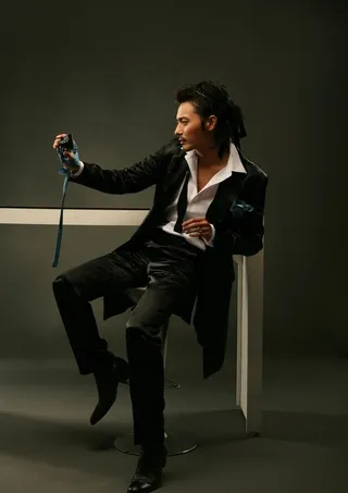 张东健三星蓝调nv数码相机广告图片