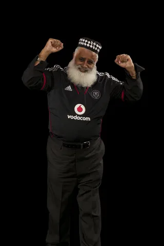 足球俱乐部队服图片