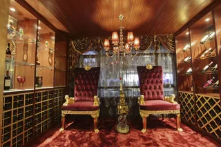 咖啡西餐厅红酒柜图片