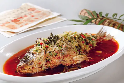 农家风味鲤鱼图片