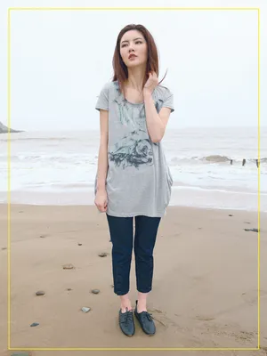 海滩美女图片