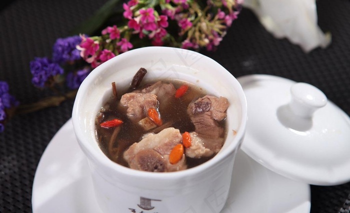 茶树菇排骨盅图片