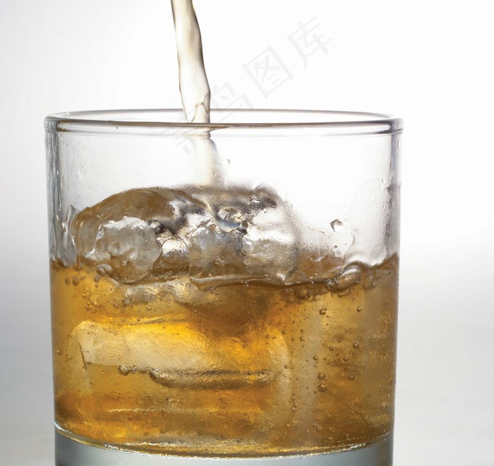 冰镇啤酒图片