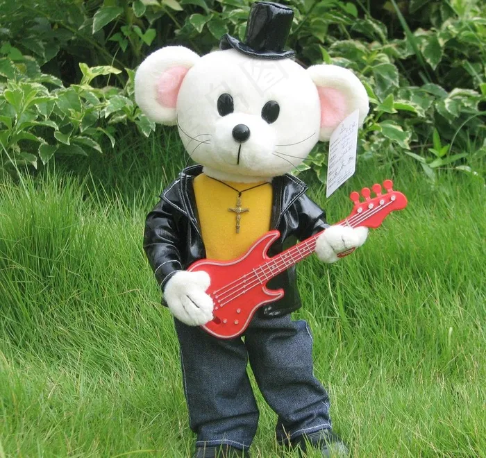 弹吉他老鼠图片