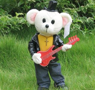 弹吉他老鼠图片