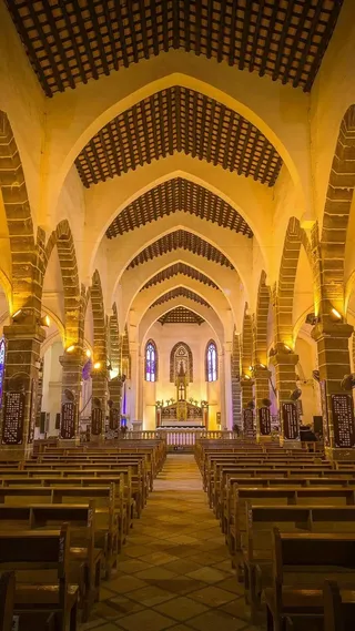 教堂室内装饰高清摄影图片