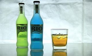 商业酒水自拍图片